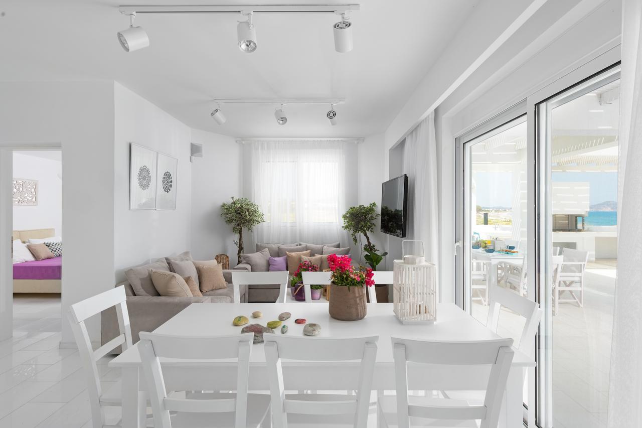 Maria & Nada Beachfront וילה *