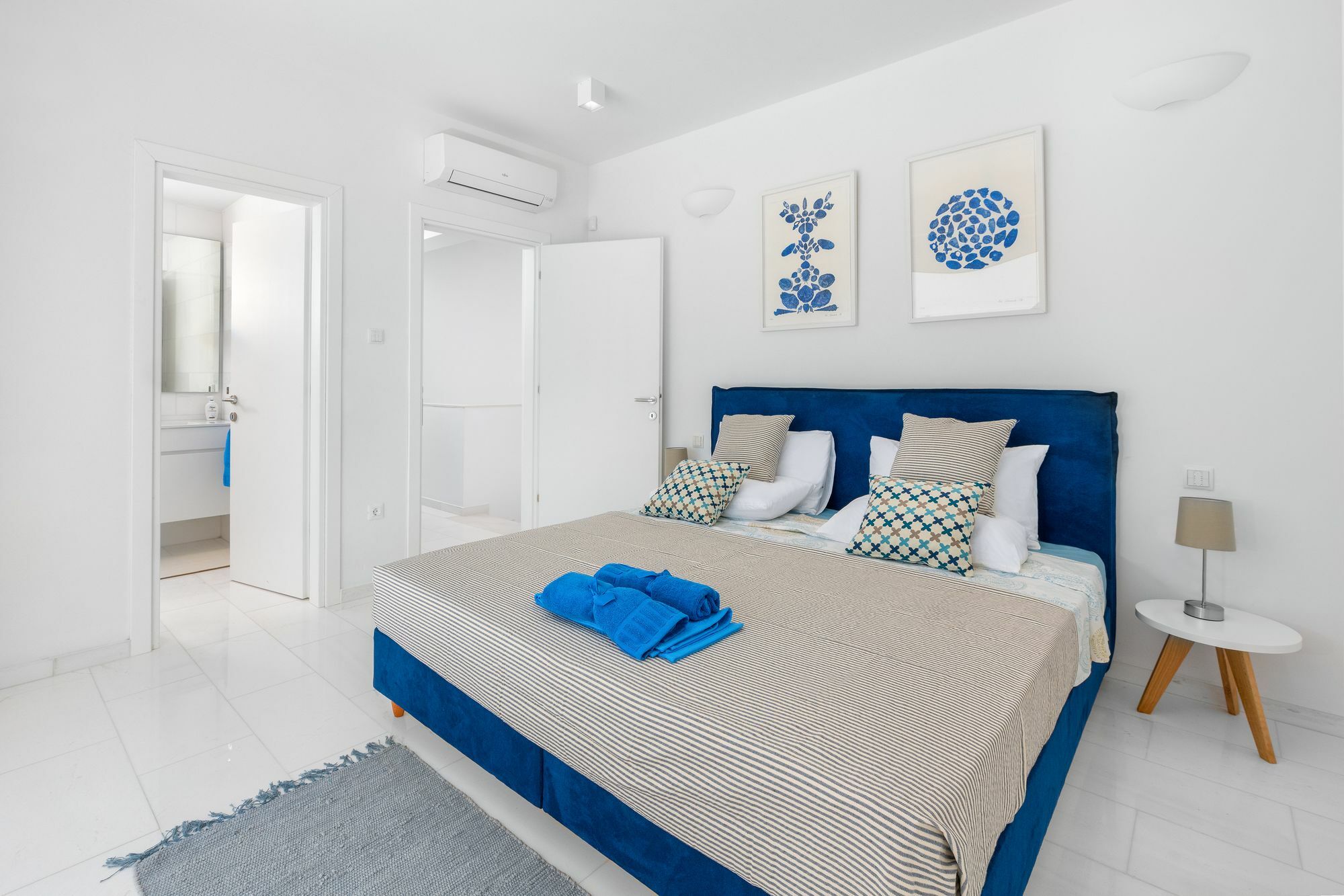 Villa Maria & Nada Beachfront *